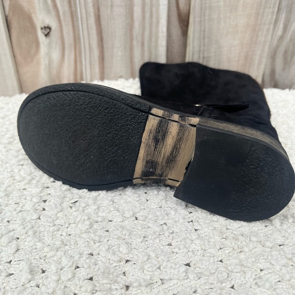 STEVE MADDEN Genuine suede, round toe moto boot w/ strap and buckle/strap - Picture 9 of 9